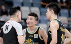 CBA总决赛首战震撼登场！孙铭徽全场低迷仅得0分，张镇麟表现低迷仅得1分，而外援组合却联手爆砍99分，成为本场最大看点与焦点！