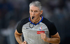 NBA总决赛首战裁判人选引发热议，斯科特·福斯特执法引发马刺与尼克斯球迷对判罚公正性的深度担忧