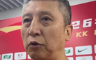 中国男篮今晚迎战实力强劲的塞尔维亚球队，郭士强寄望年轻球员在关键比赛中展现出顽强斗志与团队精神